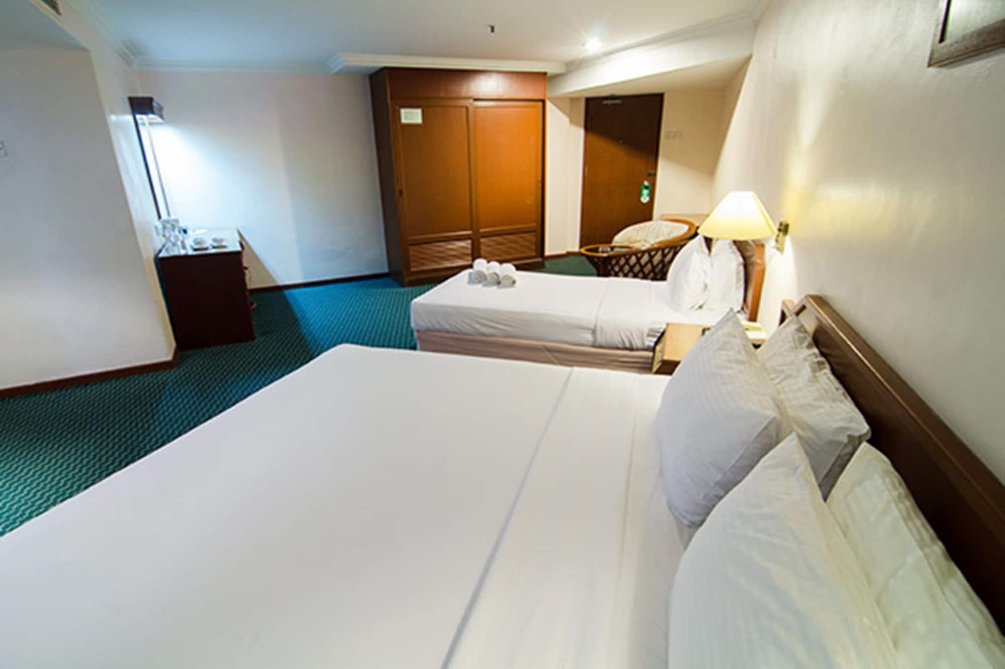 Coral Bay Resort 3*