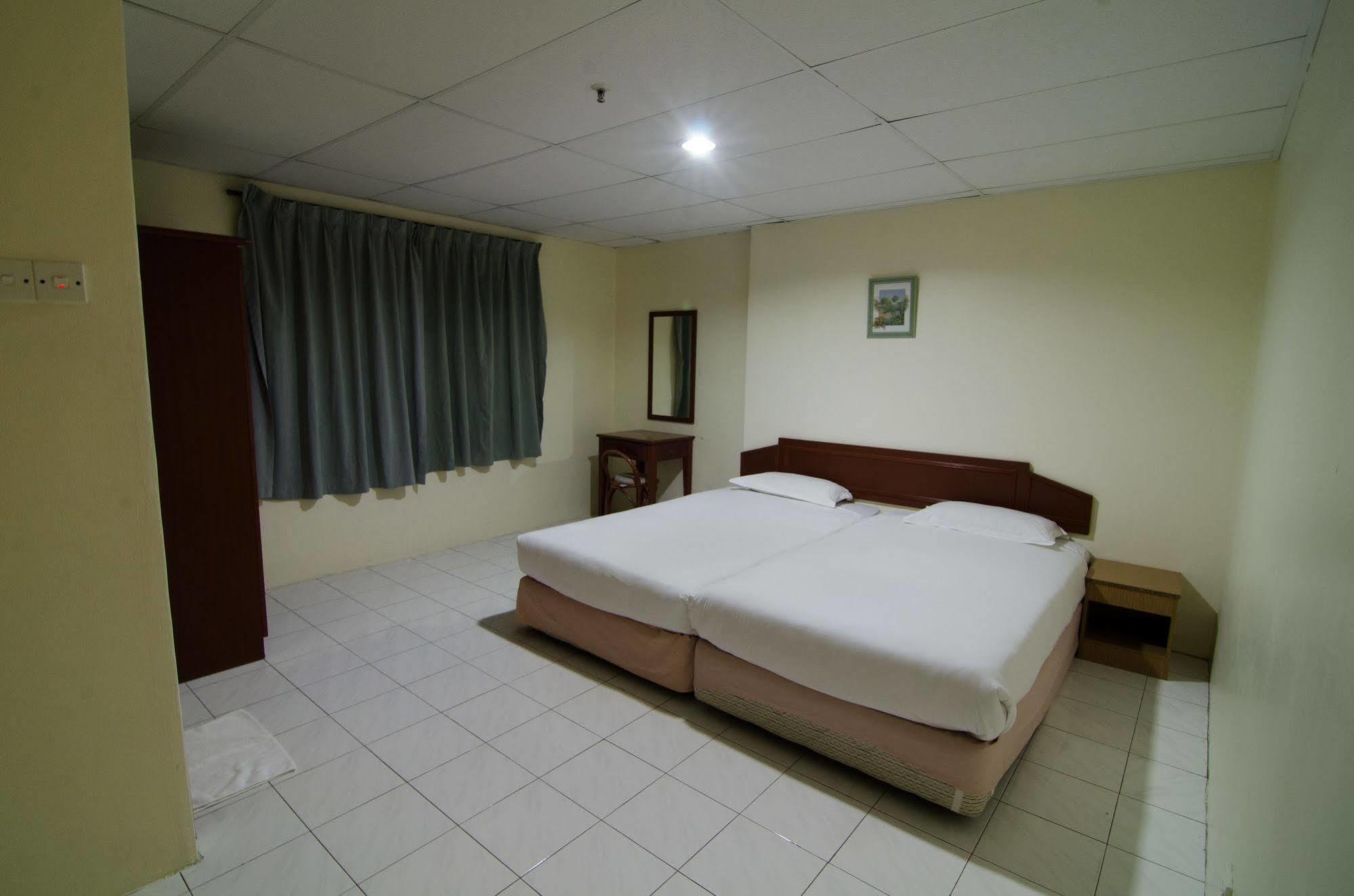 Coral Bay Resort 3*